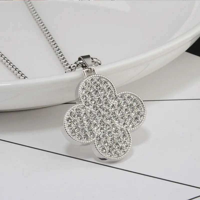 High-end Long Chain Stainless Steel fir Women Leaf Clover Necklace, Light Niche Long Simple Sweatshirt Chain, Titanium Steel Pendant Chain