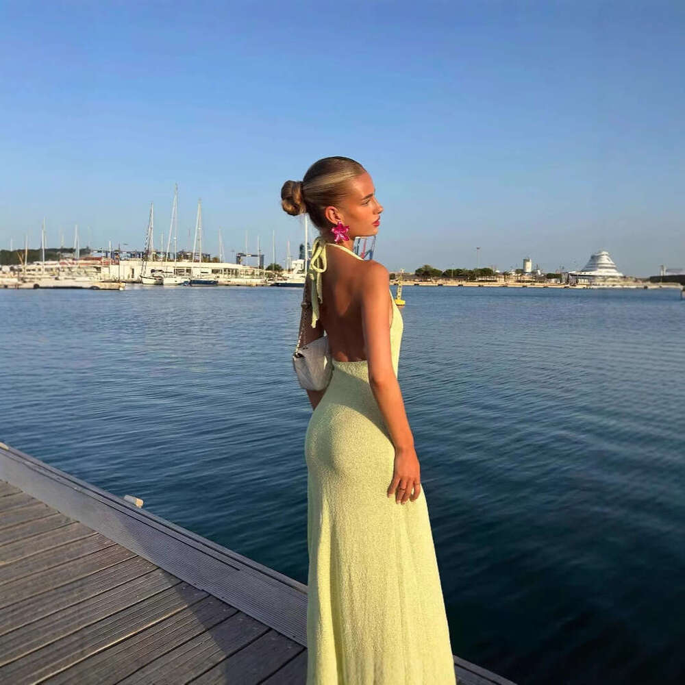 Sexy Hot Girl Vacation Style V-Neck Backless Halter Knitted High Slit Three-Dimensional Flower Design Long Dress B5