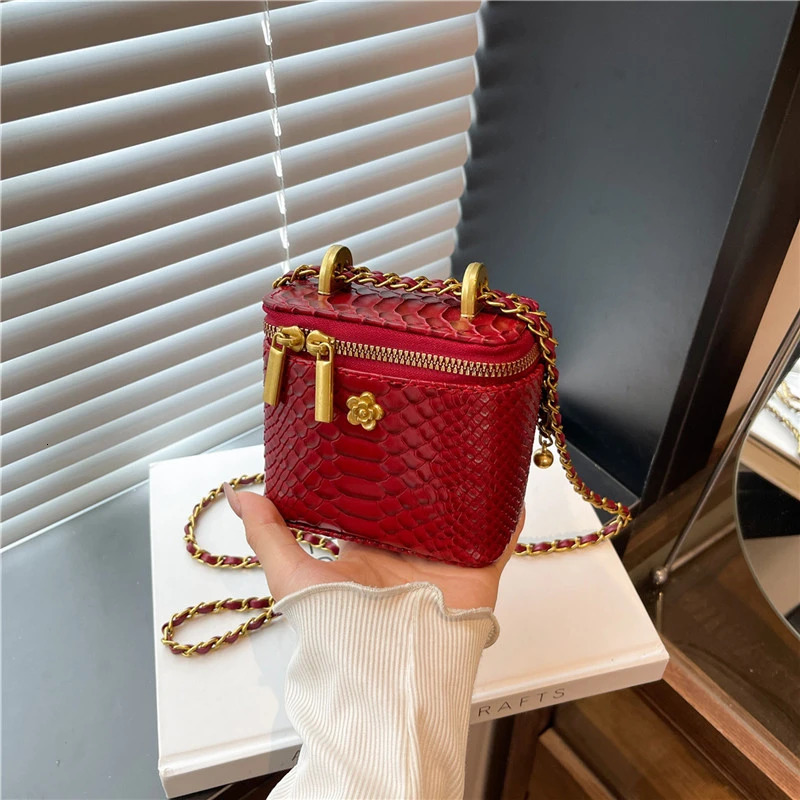 Minimalist Leather Crossbody Bag For Women Elegant Vintage Design Stylish Clutch Casual Purse Tote Handbag R250718