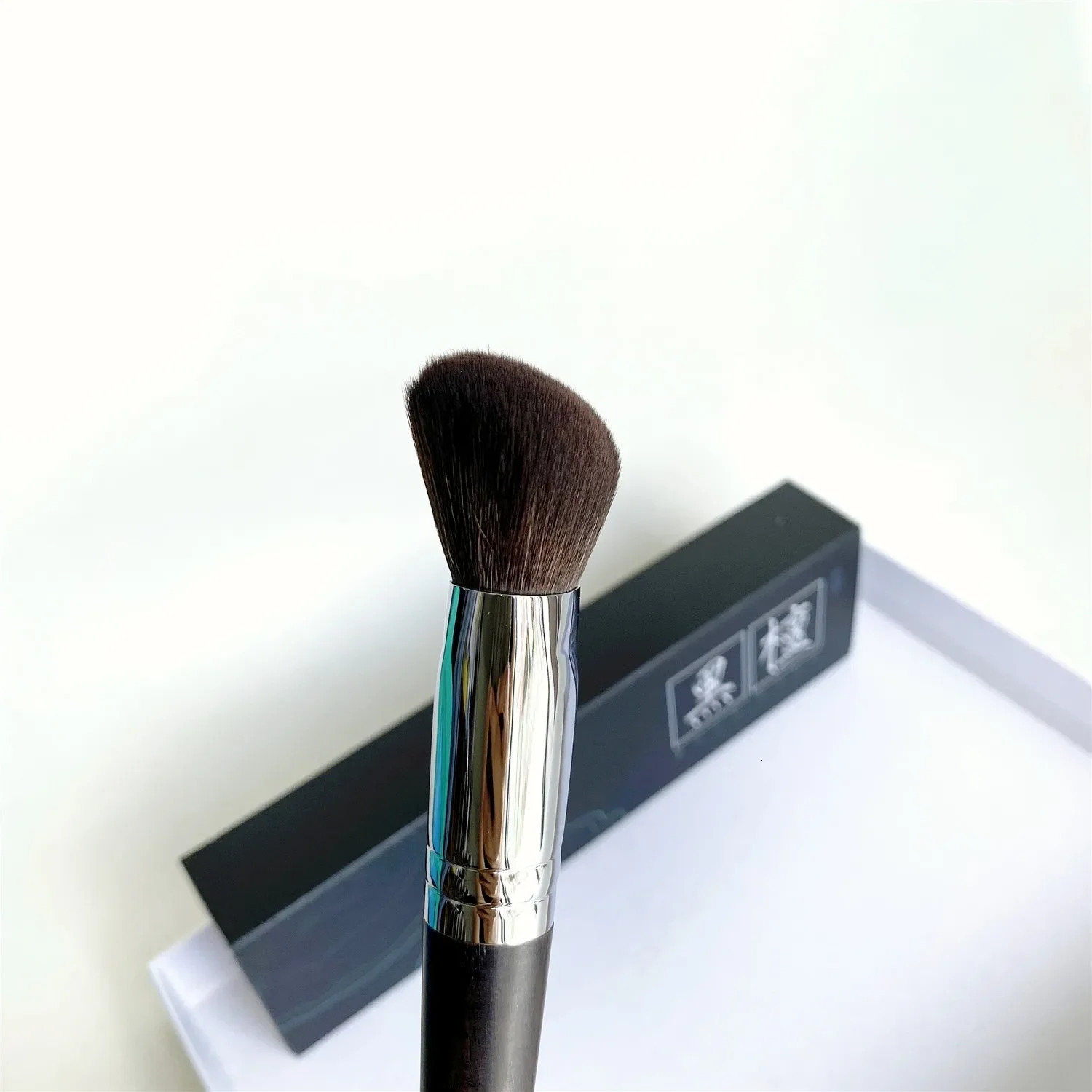 Ebony Sculpting Foundation Brush Synthetic Dense Angled Foundation Cream Sculpting Makeup Brush Cosmetics Beauty Tools 250716
