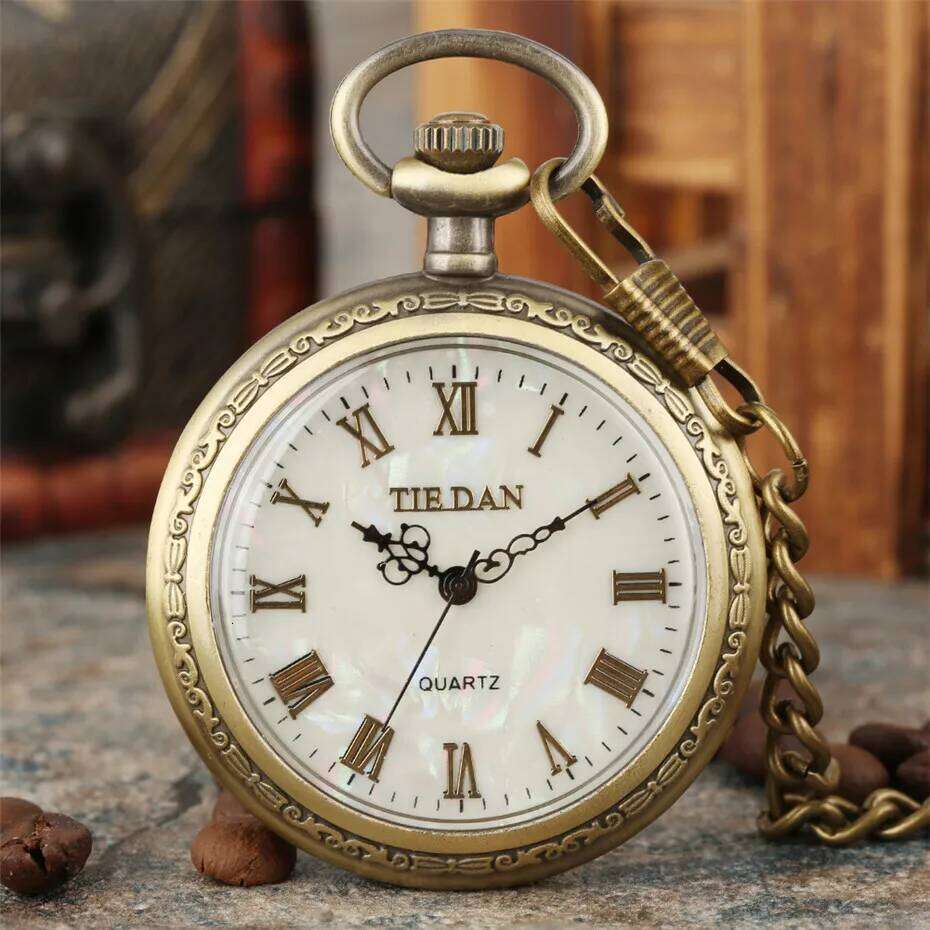 free shipping Bronze Retro Roman Numerals Display Quartz Pocket Watch Vintage Pendant Clock for Men Women Fob Sweater /Hanging Chain