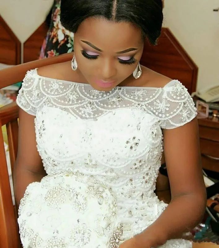 Plus Size African Mermaid Wedding Dresses Beading Pearls Sheer Bateau Neck Ruffled Short Sleeves Bridal Gowns Customized