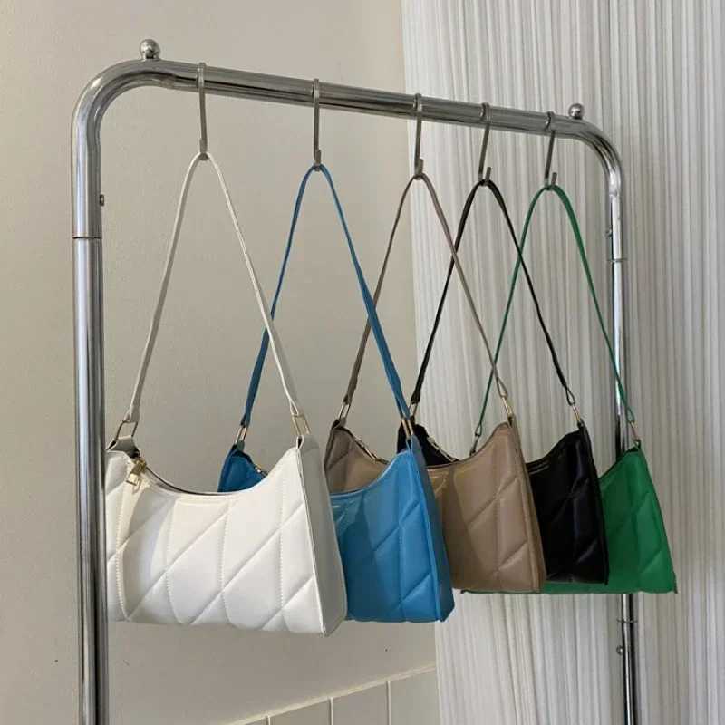 Trendy Women Shoulder Bag PU Leather Underarm Bag Solid Color Handbags Leisure Commuting Small Handle Bags with Zipper Closure XJ250718