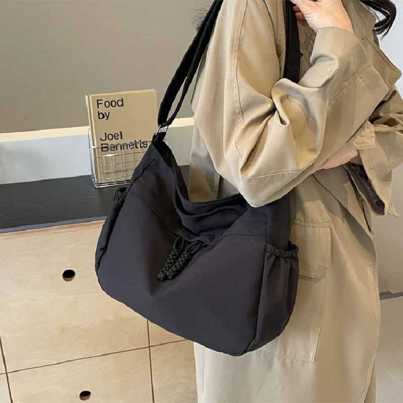 2025 Fashion Large Capacity Women Canvas Shoulder Bag Casual Commuting Tote Bag Womens multi-pocket student crossbody bag Y250717