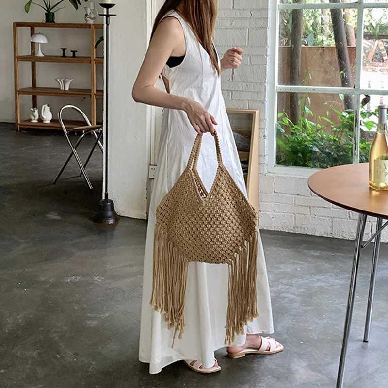 Hollow Out Tassel Decorate Hobos Bags For Women Designer Handbag Purses 2024 New In Casual Large Capacity Shoulder Beach Y250717