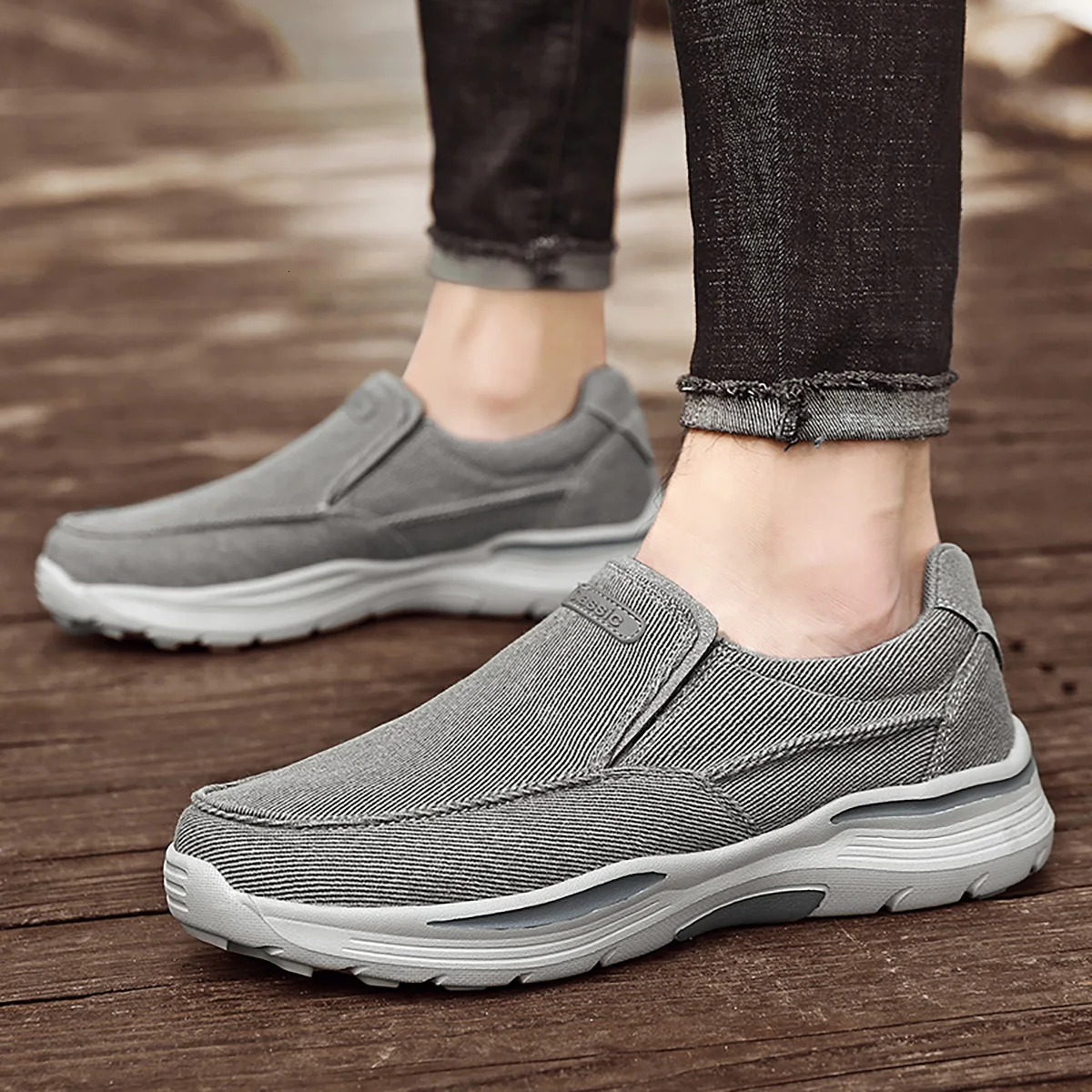 Mens Casual Shoes Canvas Breathable Loafers Men Comfortable Outdoor Walking Classic Sneakers 250717