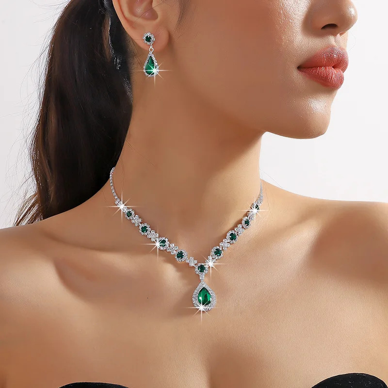 2pcs/set Jewelry Set Elegant Waterdrop Rhinestone Pendant Necklace stud Earrings Wedding Dress Bridal Jewelry Set 250715