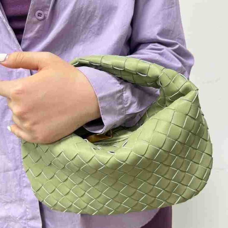 2025 Woven Bag Handheld Knotted Cloud Bags Soft Leather Wrinkled Dumpling Bag Versatile Women Underarm Tote Bags 250718
