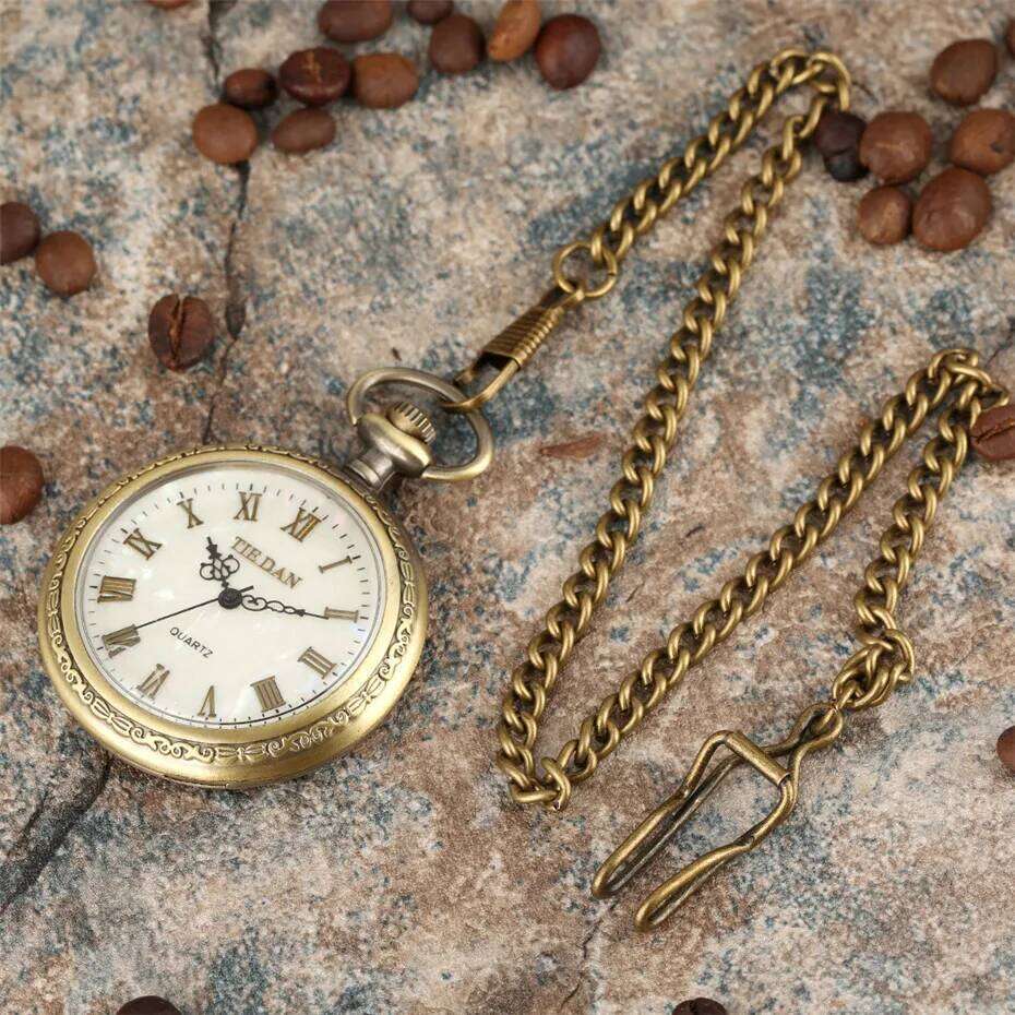 free shipping Bronze Retro Roman Numerals Display Quartz Pocket Watch Vintage Pendant Clock for Men Women Fob Sweater /Hanging Chain