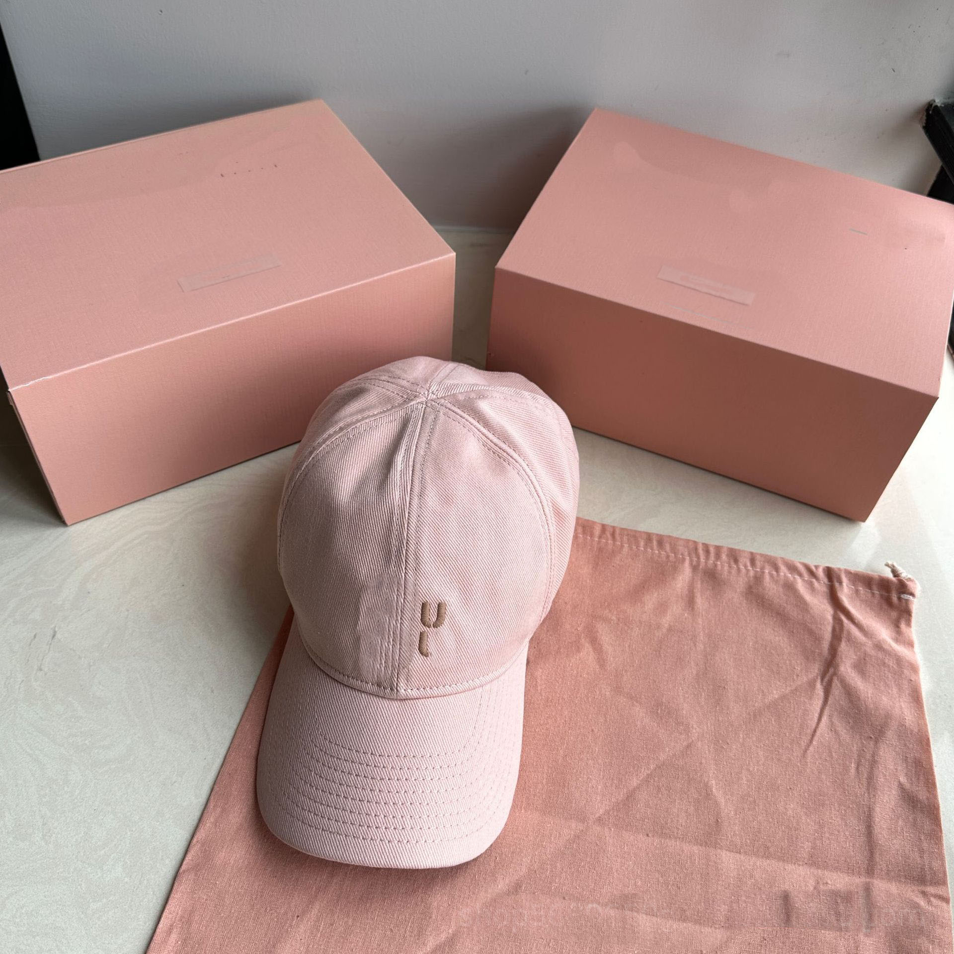 Designer Ball Caps Adjustable Hook & Loop Baseball Cap UV Sun Hat for Men Women Soft Top Embroidered Letter Snapback