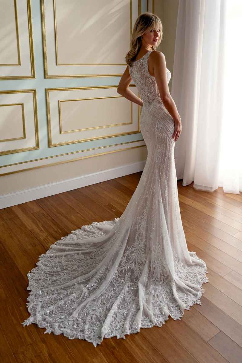 Sexy V Neck Sequined Lace Mermaid Wedding Dress Elegant Sleeveless Bridal Gown Appliques Sweep Train Bride Dresses Customized