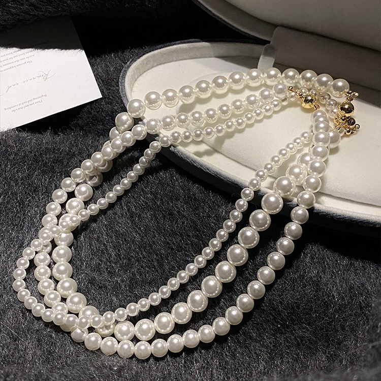 Australian White Magnetic Clasp Perfect Round Pearl Necklace 2024 New Style Layered Collarbone Chain Light Elegant Jewelry ddmythur