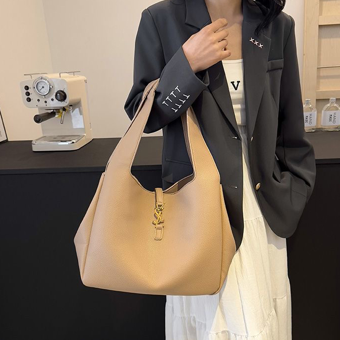 Designer bag Bucket Bag Shoulder Bag Luxury Bag Crossbody Designer 2025 Women Elegant Versatile handbag Casual commuting Crossbody bag Manifest temper