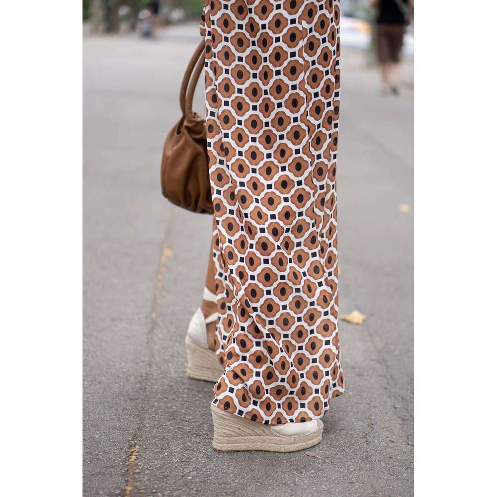 Jinghu District Goddess Style Polyester Large Hem Split Pullover Sleeve Slit V-Neck Shirt Long Dress B5