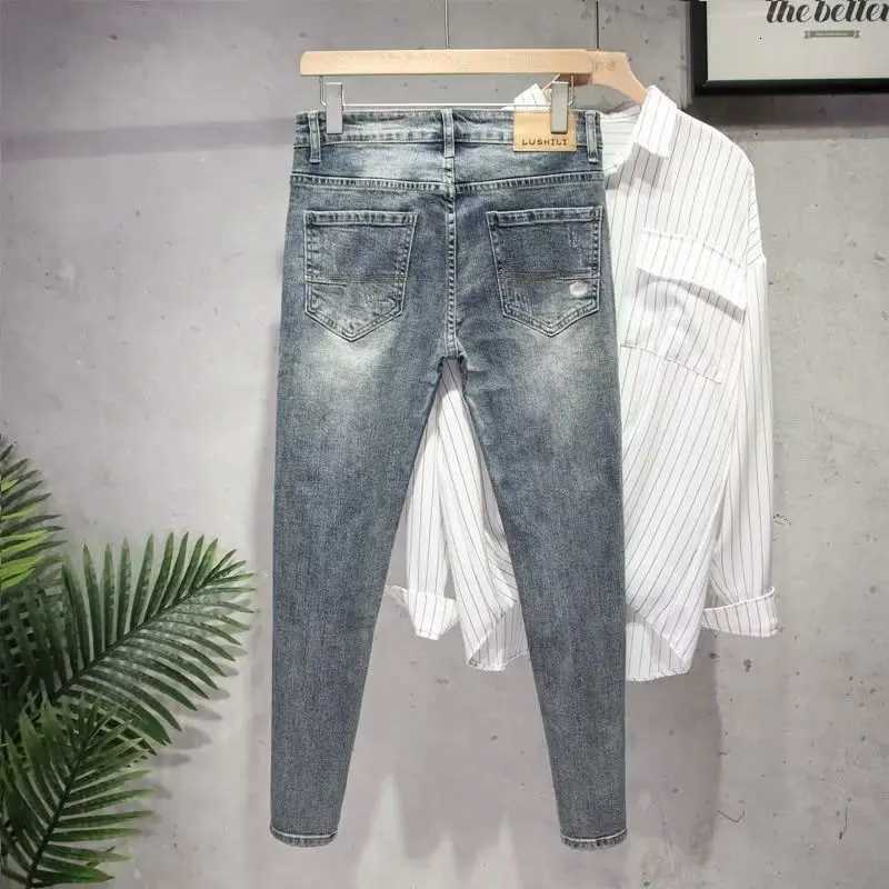 Fashion Hip-Hop Pants Embroidery Ripped Hole Vintage Breathable Casual Slim-Fit Denim Jeans for Young Trendy Men Spring Autumn X250718