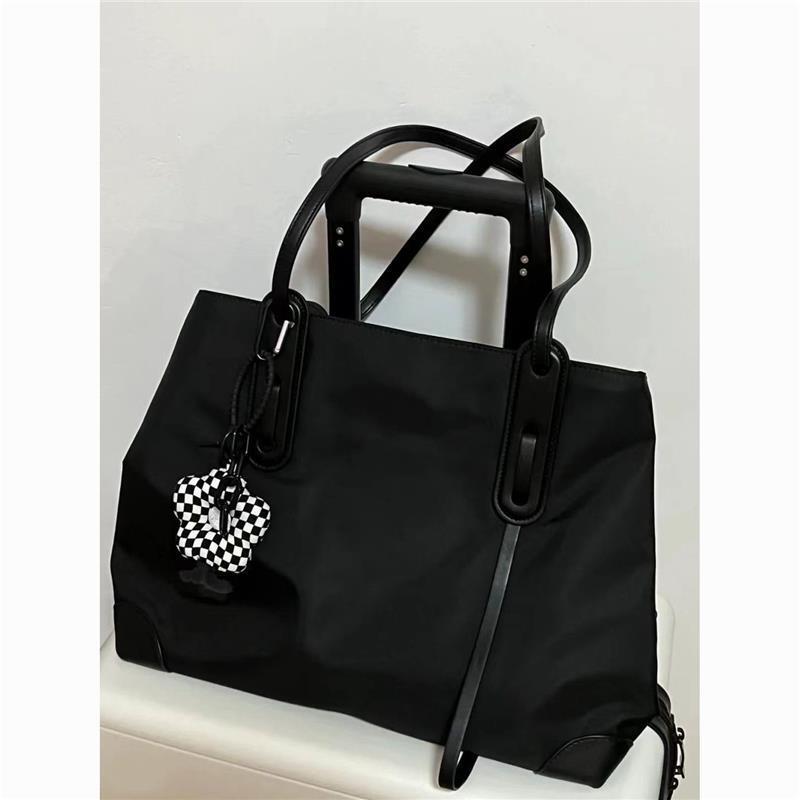 2025 women's summer new women's shoulder crossbody bag handbag new large capacity casual handbag new designer bag new designer luxury bag