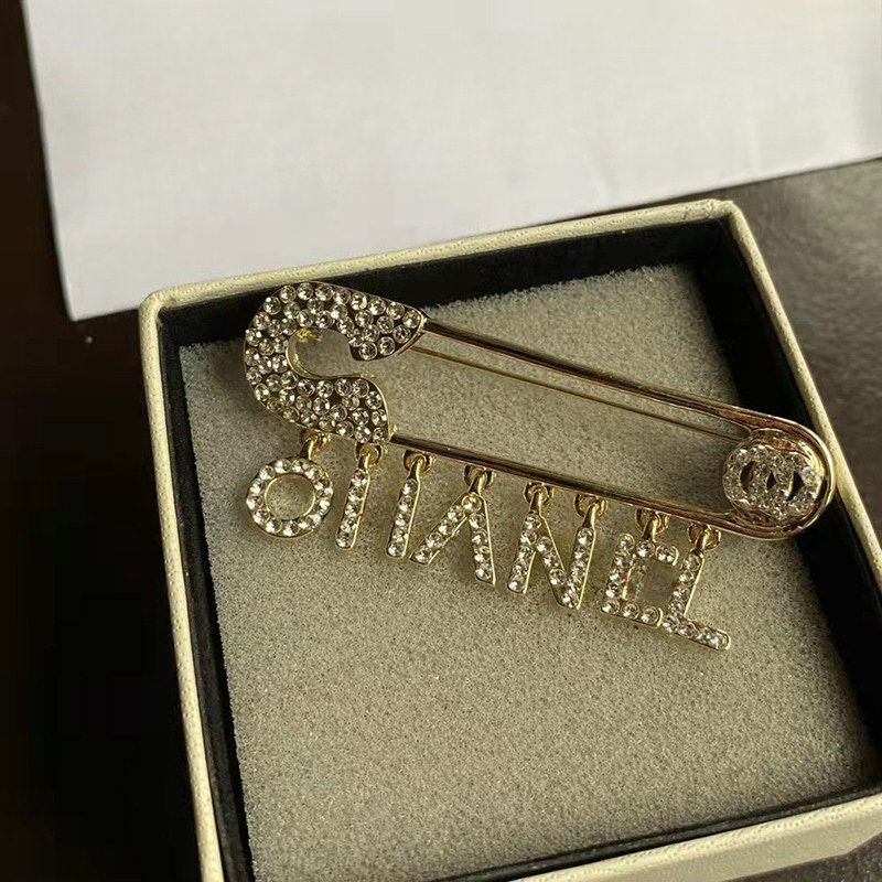 Luxury Pin Crystal Brooches For Men and Women Brooch Designer Wedding Lovers Jewelry Wedding Party Gift