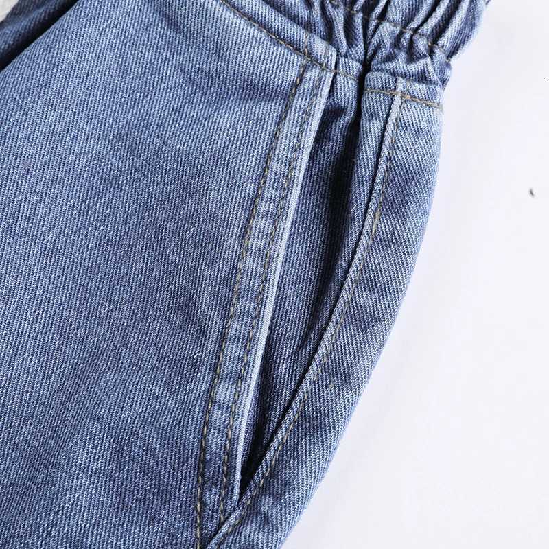 2025 Summer New Mens Casual Jeans Shorts Loose Middle High Waist Fashionable Knee length Denim Shorts Retro Gradient Mens New Y250718