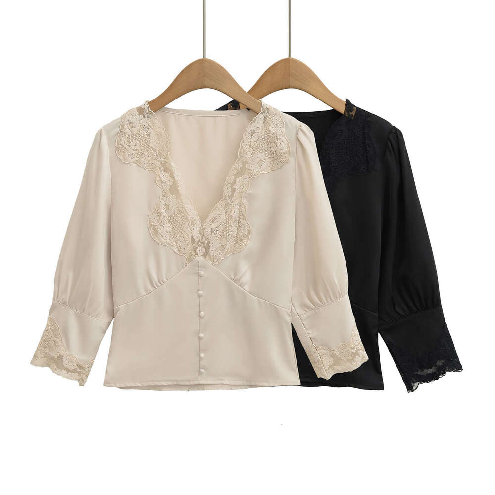French Romantic Lace Patchwork Satin Five-Quarter Sleeve Shirt For Women, Designed With Sexy V-Neck, Short Mid-Sleeve Top, Ins Style B5