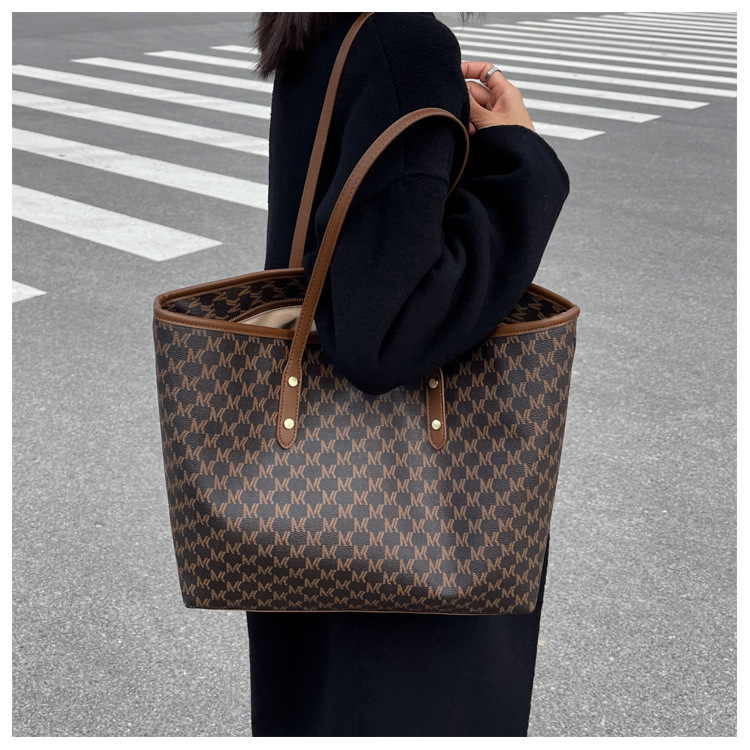 Hot Free shipping designer bags for womens Shoulder bags khaki brown black Vintage diamond grid printed large capacity simple and versatile texture to