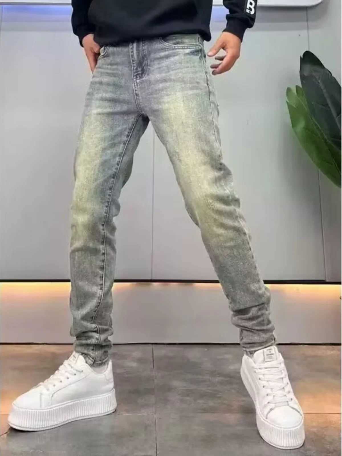 Retro Letter Print Mens Jeans Fashionable Versatile Slim Fit Long Pants Spring New Arrival Youth Wear Resistant X250718