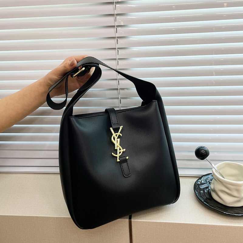 Designer bag Bucket Bag Shoulder Bag Luxury Bag Crossbody Designer 2025 Women Elegant Versatile handbag Casual commuting Crossbody bag Manifest temper