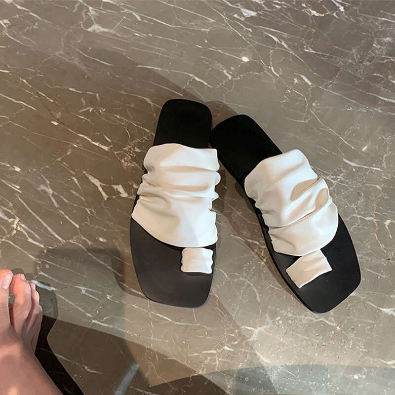 Designer Studiolee New Design Sense Square Pleated Slouchy Flat Toe Post Sandals for Women Outdoor Summer