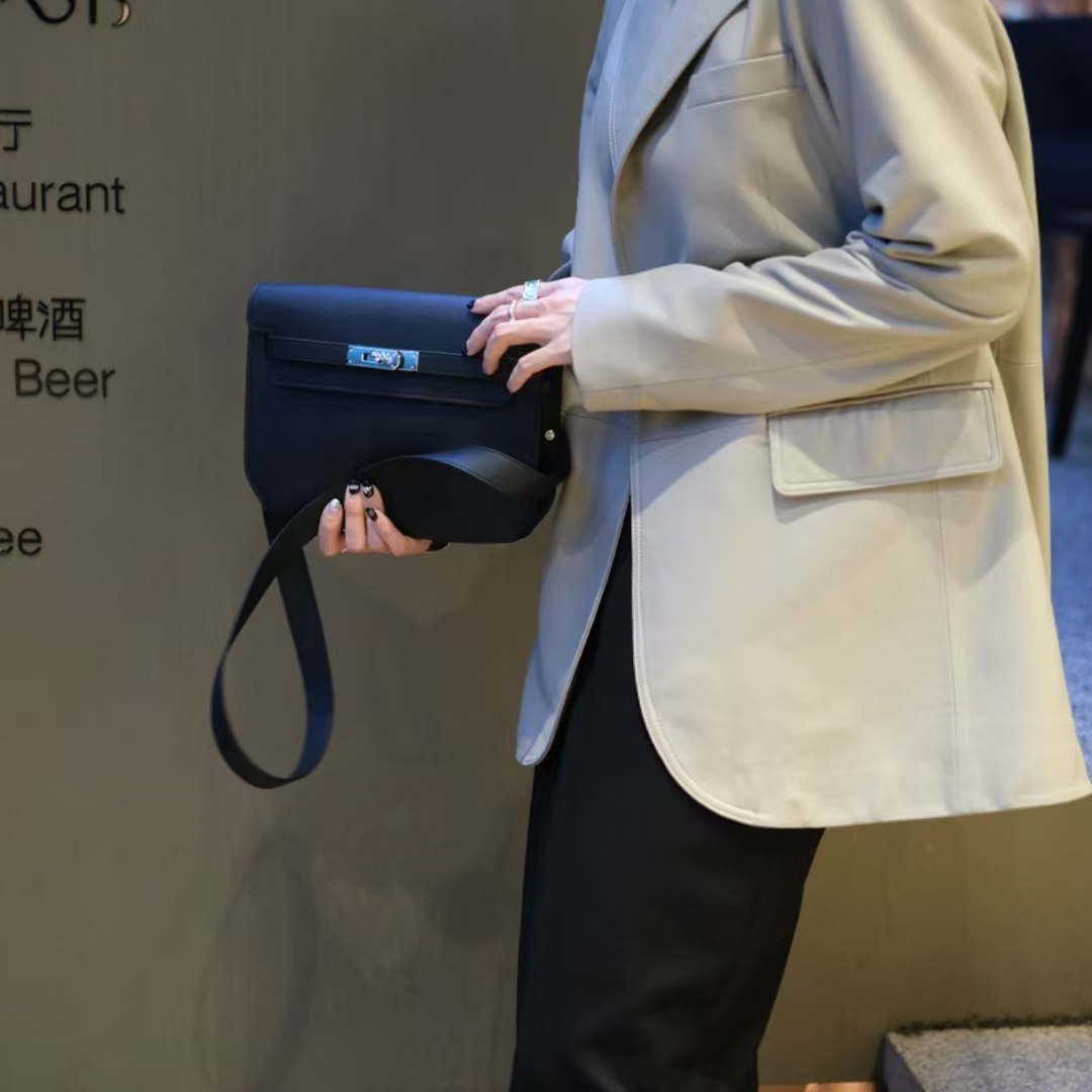 Evening Bags Cross Body Designer Womens handbag purses Fashion new Kangkang metal lock retro tofu stewardess luxury single shoulder crossbody bag