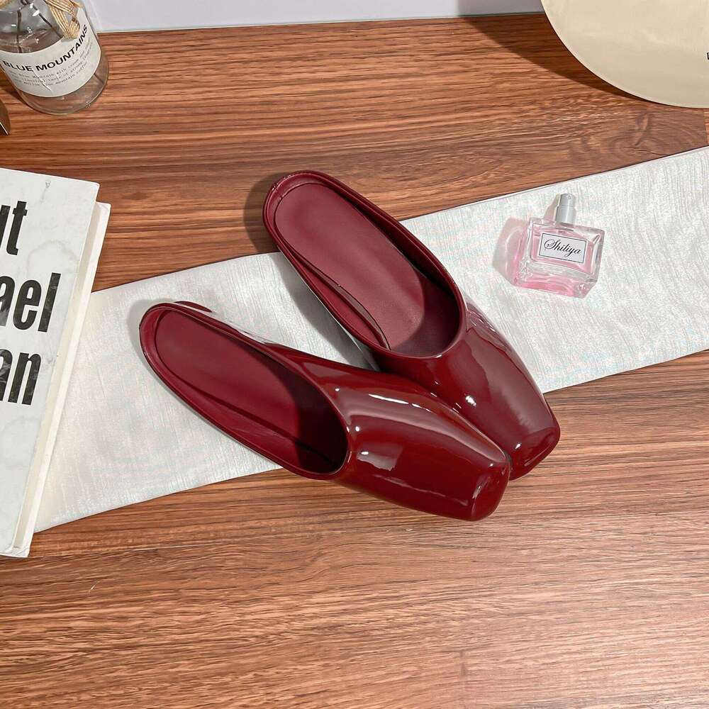 2025 French Style Women's Backless Light Luxury Flat Mules Fashionable Closed-Toe Sandals for Women, Summer Versatile