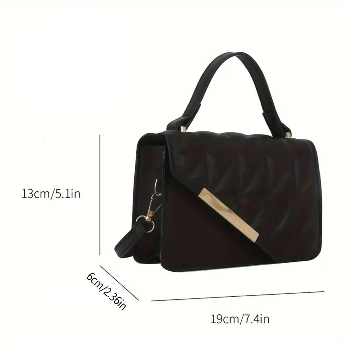 This black ladies bag has an elegant temperament. Its fashionable and versatile a single-shoulder and diagonal crossbody bag. Y250717