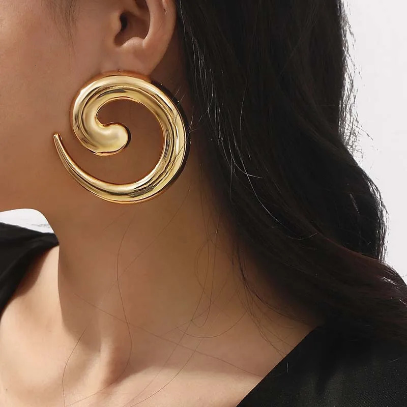 Vintage Metal Irregular Smooth Spiral Stud Earrings for Women Exaggerated Gold Color Geometric Hollow Large Earring Jewelry Gift 250715