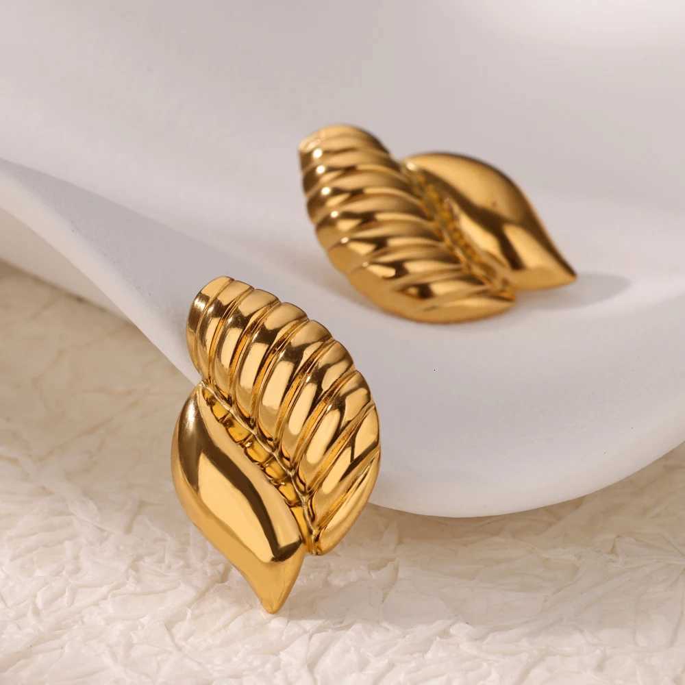 Trendy Pearl Zircon Flower Earrings For Women Stainless Steel Creative Exaggerated Design Earrings Christmas Ear Jewelry Gift X250718