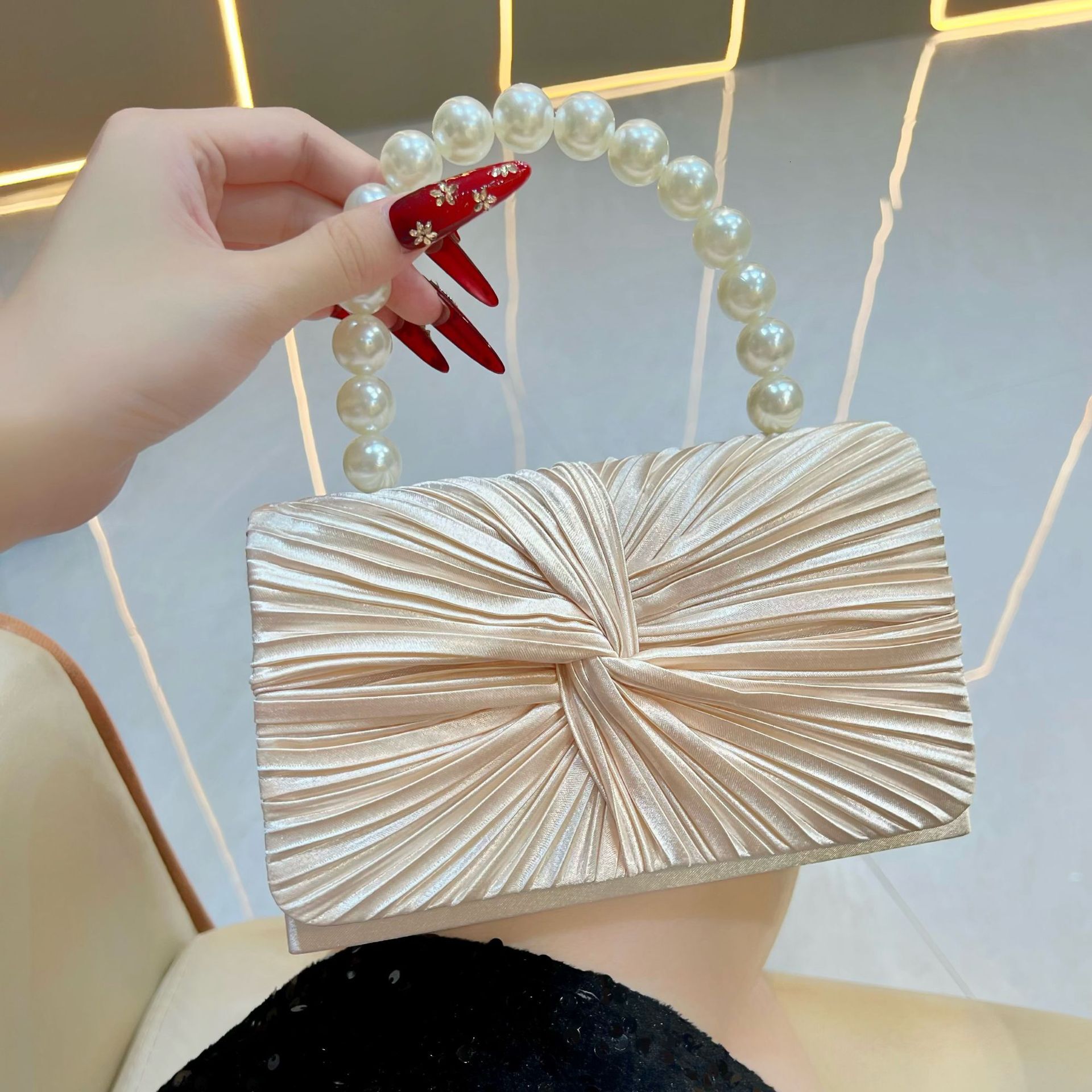 2025 summer new women's shoulder crossbody bag new women's bag fashionable women's pleated banquet bag handbag new designer bag new des