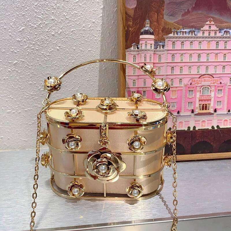 Designer Bags Metallic Cage Bucket Evening Flower Handbag Hollow Out Womens Bagrhinestone Dia Dinner Bags For Party Wedding Bag Luxury Bag