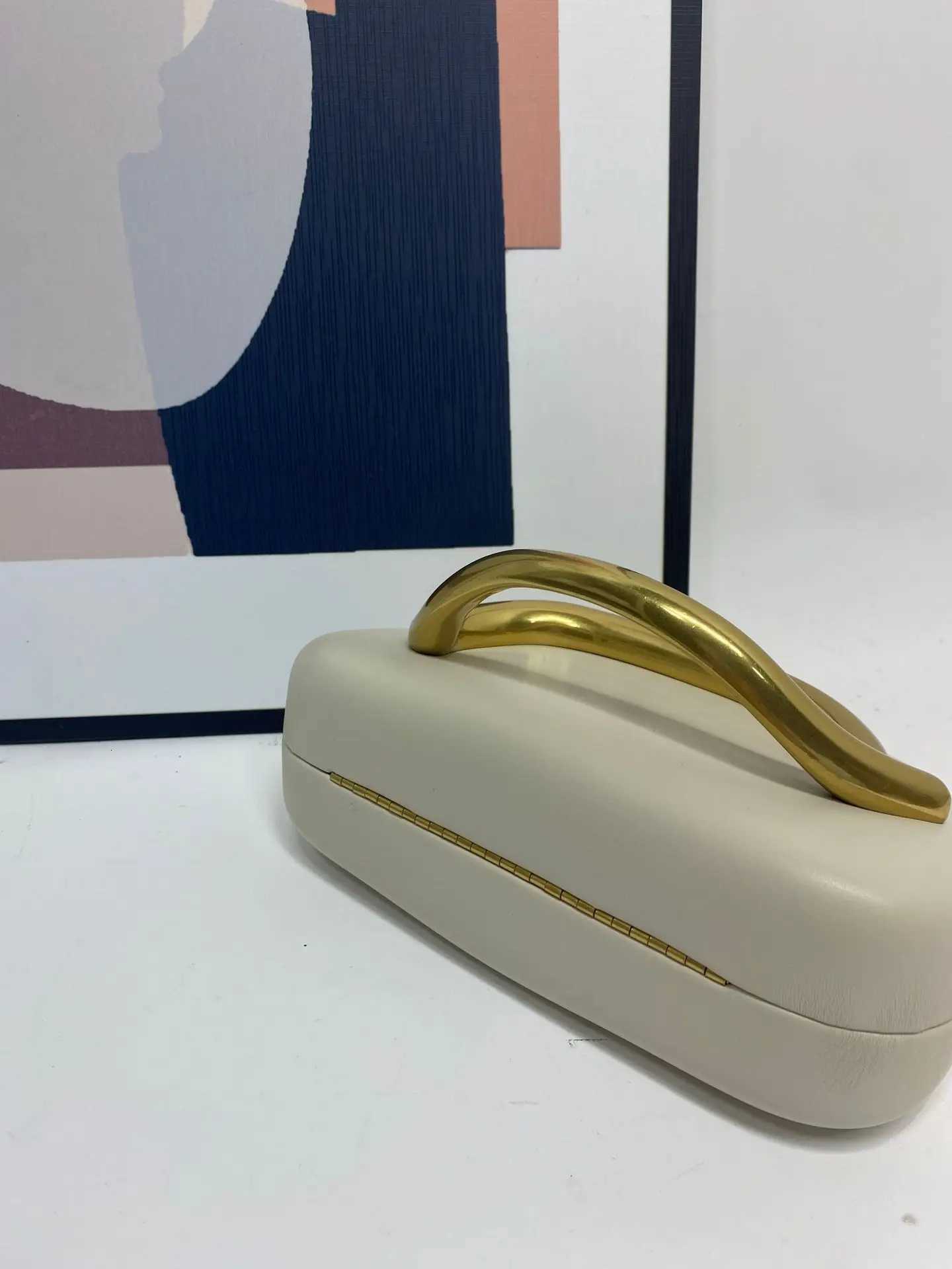 Big Gold Metal Closure Clutch Evening Bags For Women Designer Handbag And Purse Vintage Oval Box Chain Strap Shoulder Z250718