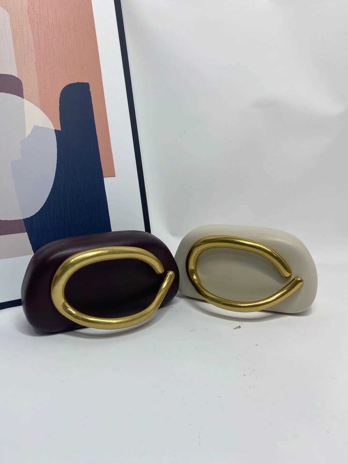 Big Gold Metal Closure Clutch Evening Bags For Women Designer Handbag And Purse Vintage Oval Box Chain Strap Shoulder Z250718