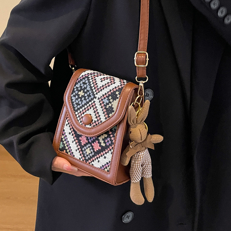 Ethnic leisure style women s crossbody bag hot selling women s shoulder bag designer bag daily commuting versatile women s handbag