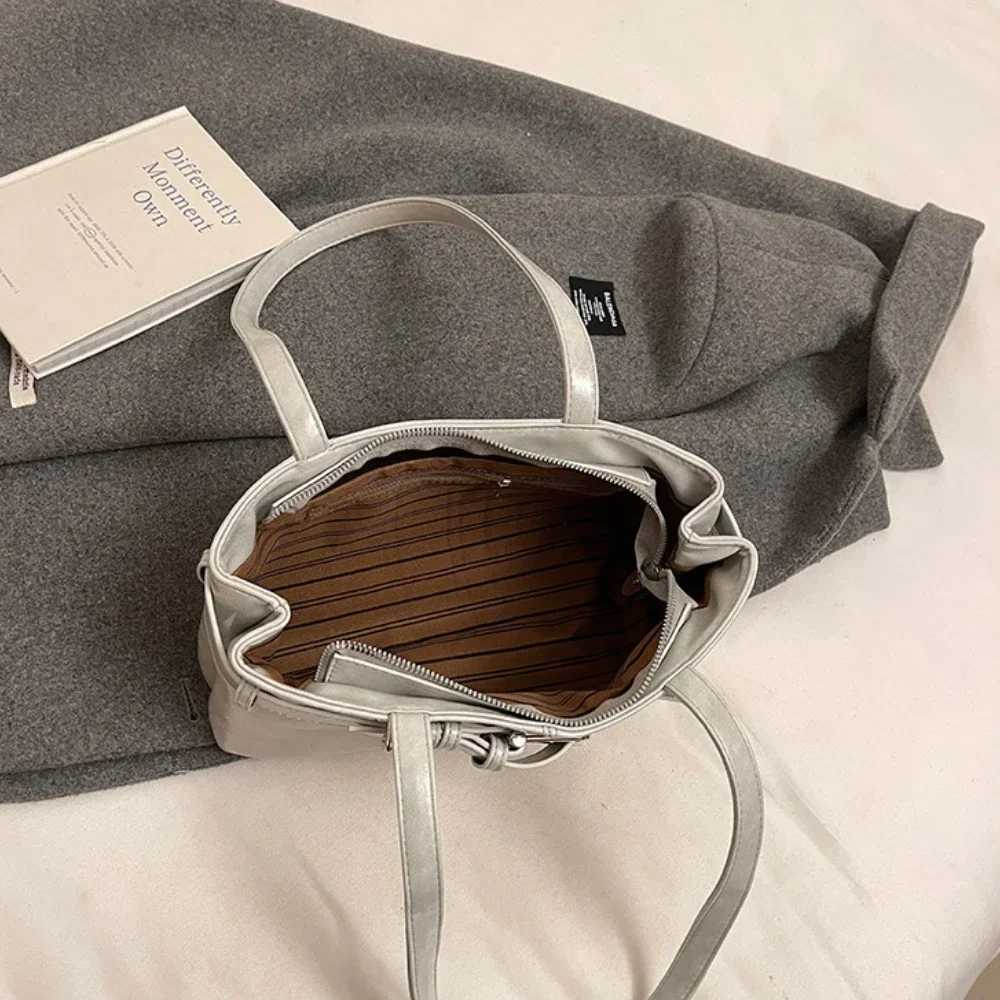 2025 New Trendy PU Leather Shoulder Underarm Bag for Women with Belt All-maTCh Women Handbag with Pendant Casual FAshion Tote R250717