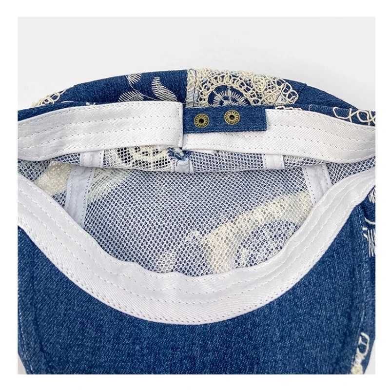 Korean Retro Lace Flower Embroidery Denim Berets Cap Summer Autumn Thin Breathable Versatile Literary Painter Hats for Women L250718