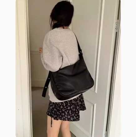 2025 New Autumn Winter Stylish Tote Bag Versatile Soft Material Handbag Y250718