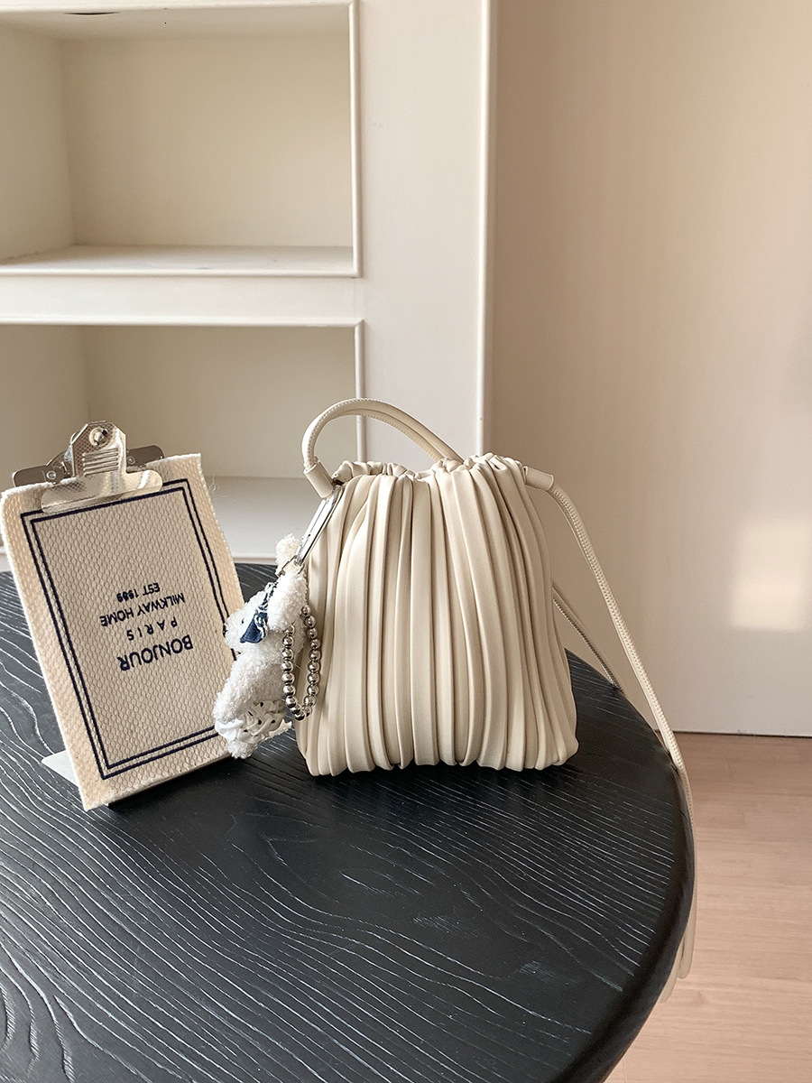 Designer's new women's crossbody bag soft PU leather shoulder phone bag high-end pleated multifunctional small square bag