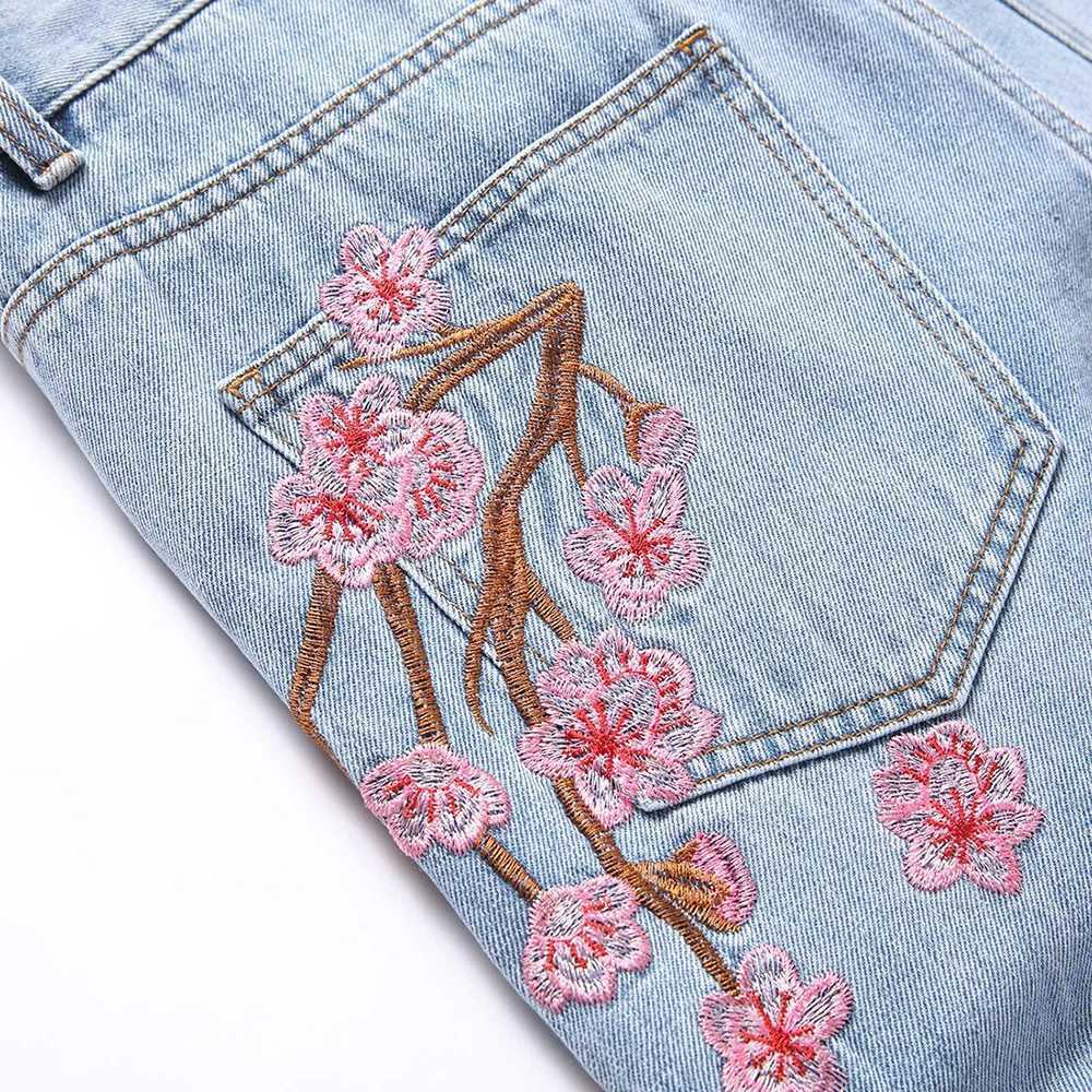 Men Flower Embroidery Denim Jeans Streetwear Light Blue Boot Cut Pants Sakura Design Released Hem Ripped Flared Trousers X250718