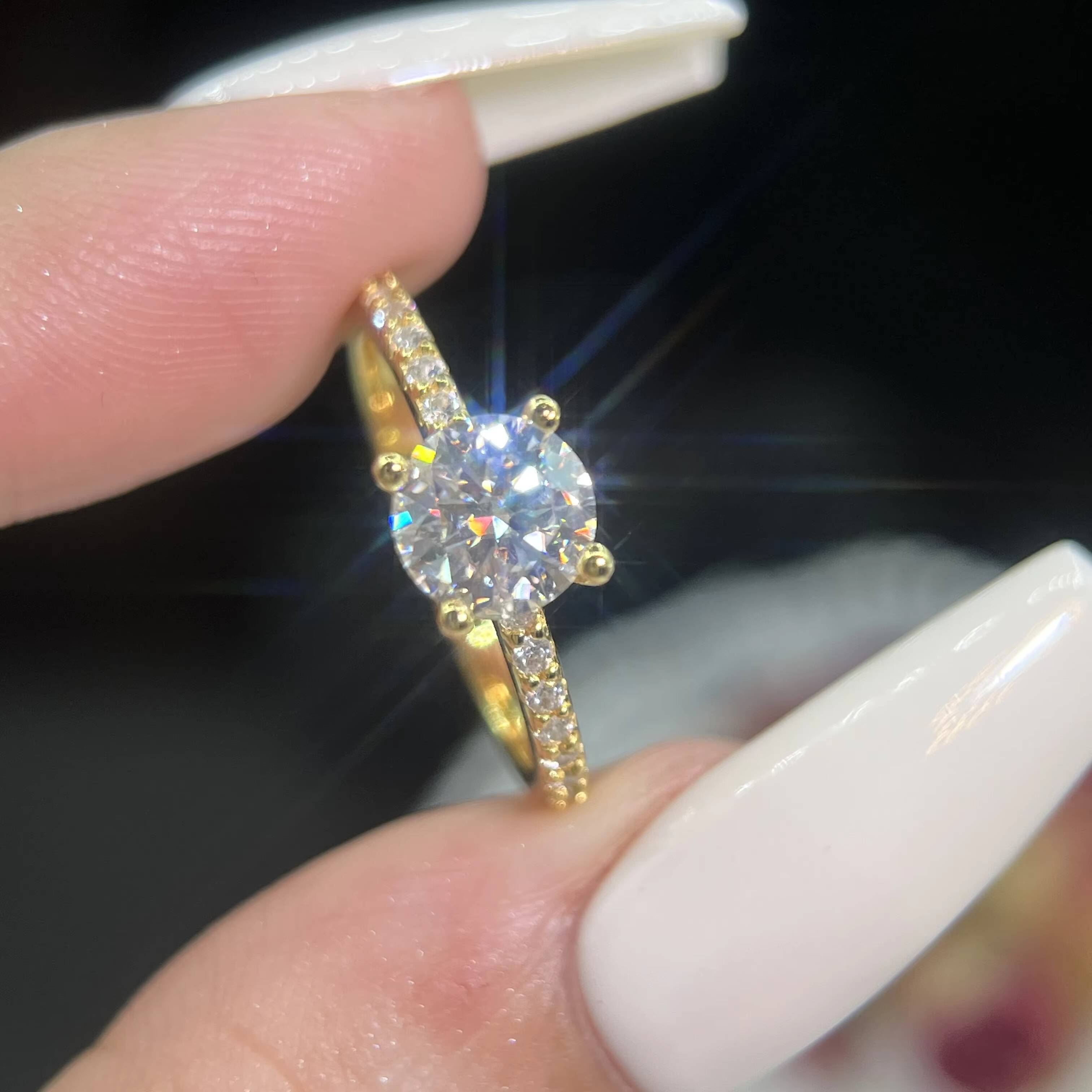 Fine 14k Gold Plated Moissanite Jewelry Luxury S925 Silver Circling Setting 1 Ct Round Brilliant Cut Moissanite Rings