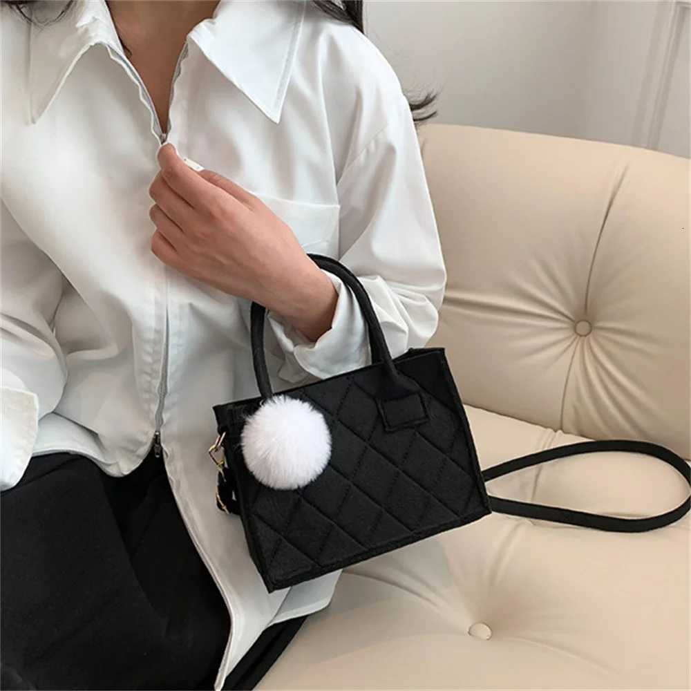 Women Small SquareCrossbody Bags New Simple and Versatile Casual Handbag FAshion Popular Felt Shoulder Messenger Bags Y250717