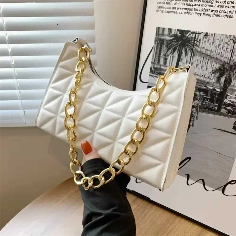 2024 New Trend Womens Advanced Diamond Bag All-match Shoulder Bag Niche Chain Handbag Female Fi Texture Shopping Bag XJ250718