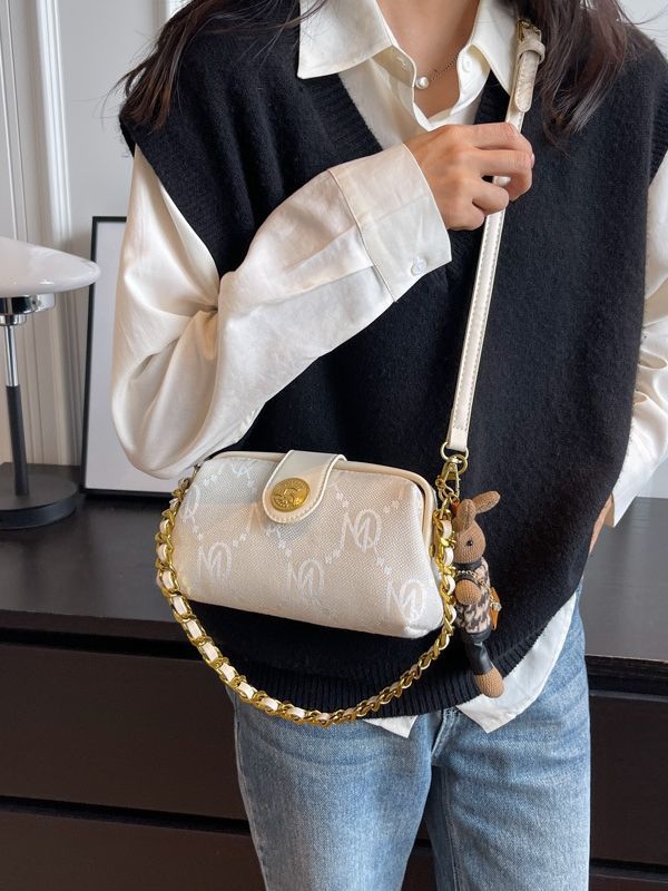 2025 New Women's Chain Underarm Bags a niche design, fashionable and versatile cloth bags This year's popular single - shoulder cross - body