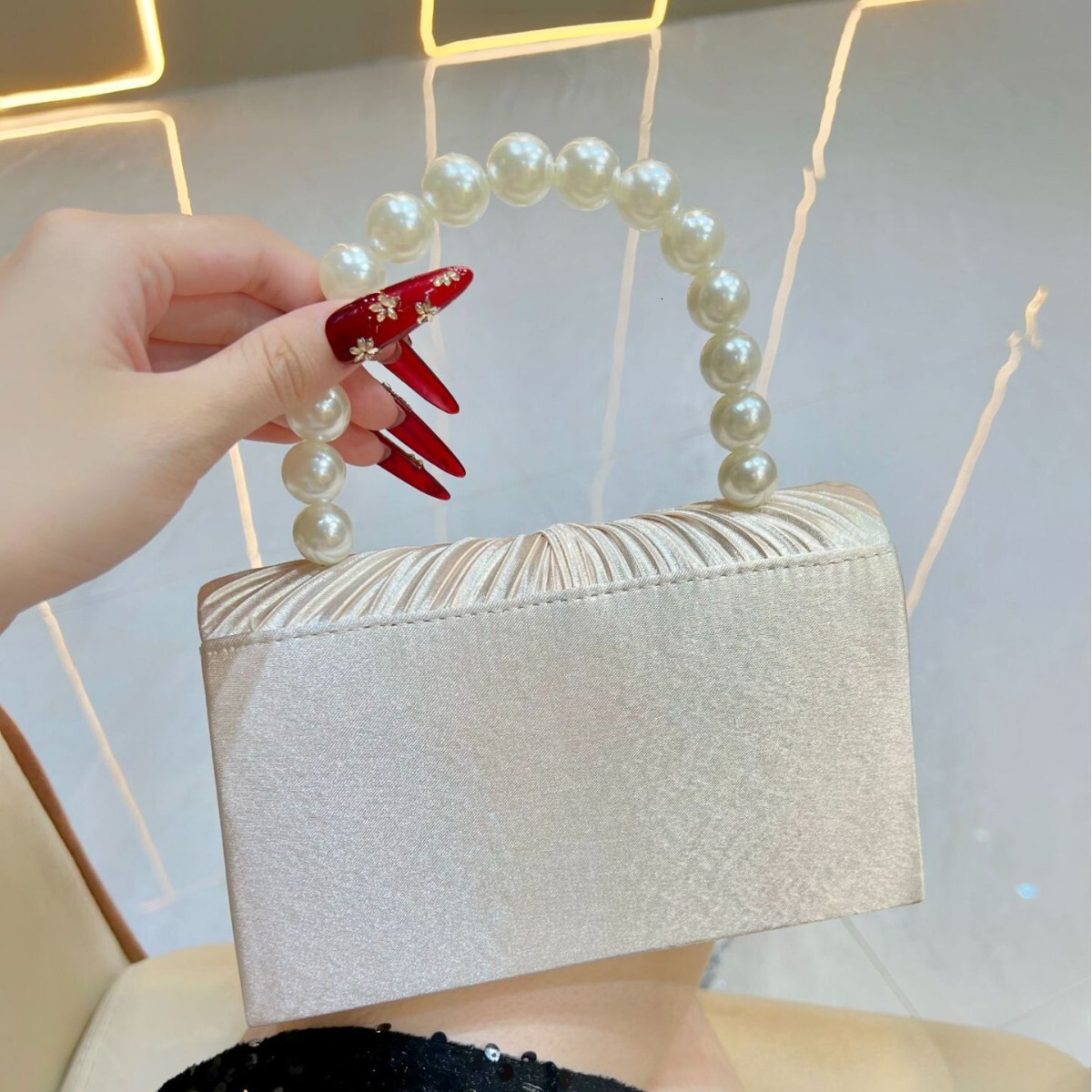 2025 summer new women's shoulder crossbody bag new women's bag fashionable women's pleated banquet bag handbag new designer bag new des