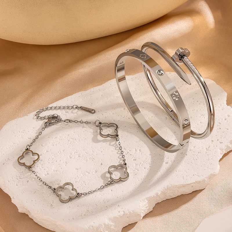 Luxurious Exquisite Flower Stainless Steel Bracelet Set Is Suitable For Travel Parties Banquets And Fashionable Jewelry X2507181
