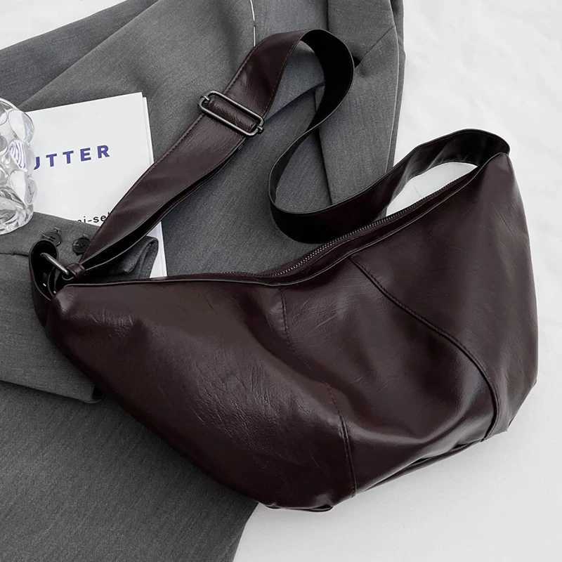 Womens Large Banana Crossbody Bag Aesthetic Coffee Lacquer Large Female Handbag Oil Wax Leather Lovers Half Moon Shoulder Bags Y250717