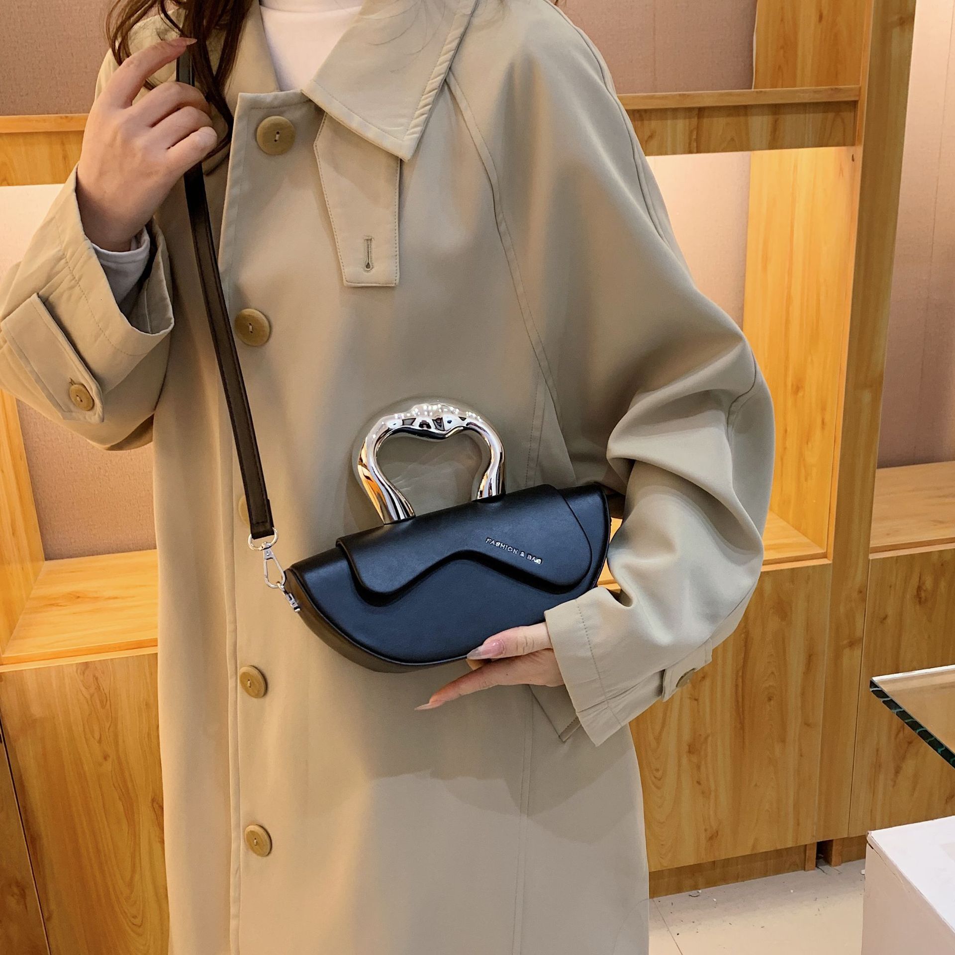 Cross Border Women's Handbag Niche Fashion Designer Bag French Fashion Handbag High-quality Textured Single Shoulder Crossbody Bag